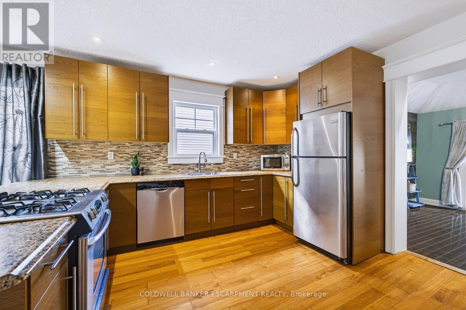 18 Lowrey Avenue North, Cambridge, ON photo 14
