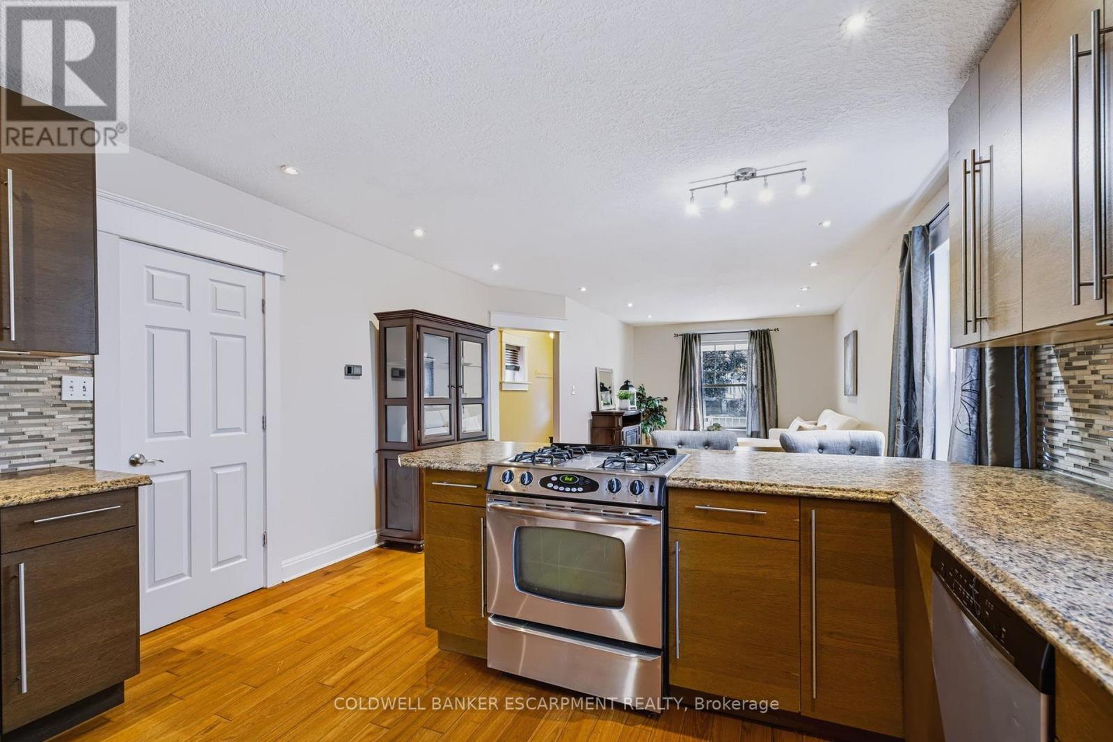 18 LOWREY AVENUE N - 16