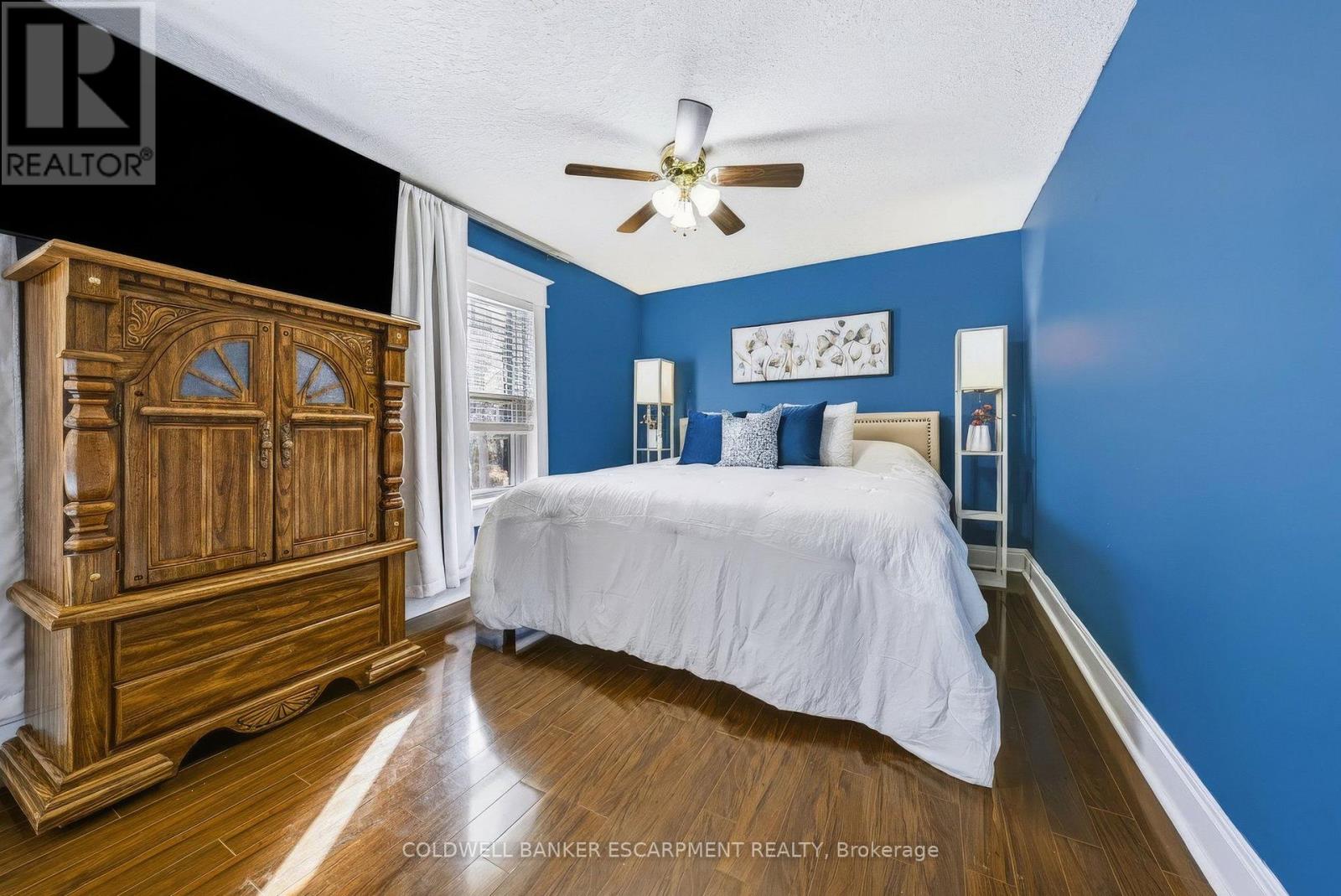 18 LOWREY AVENUE N - 22