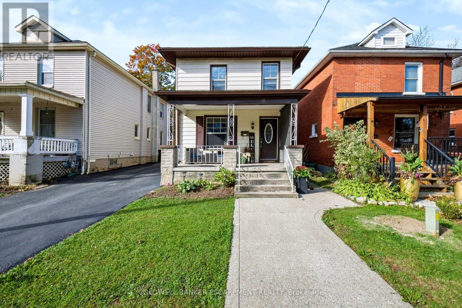 18 LOWREY AVENUE N - 3