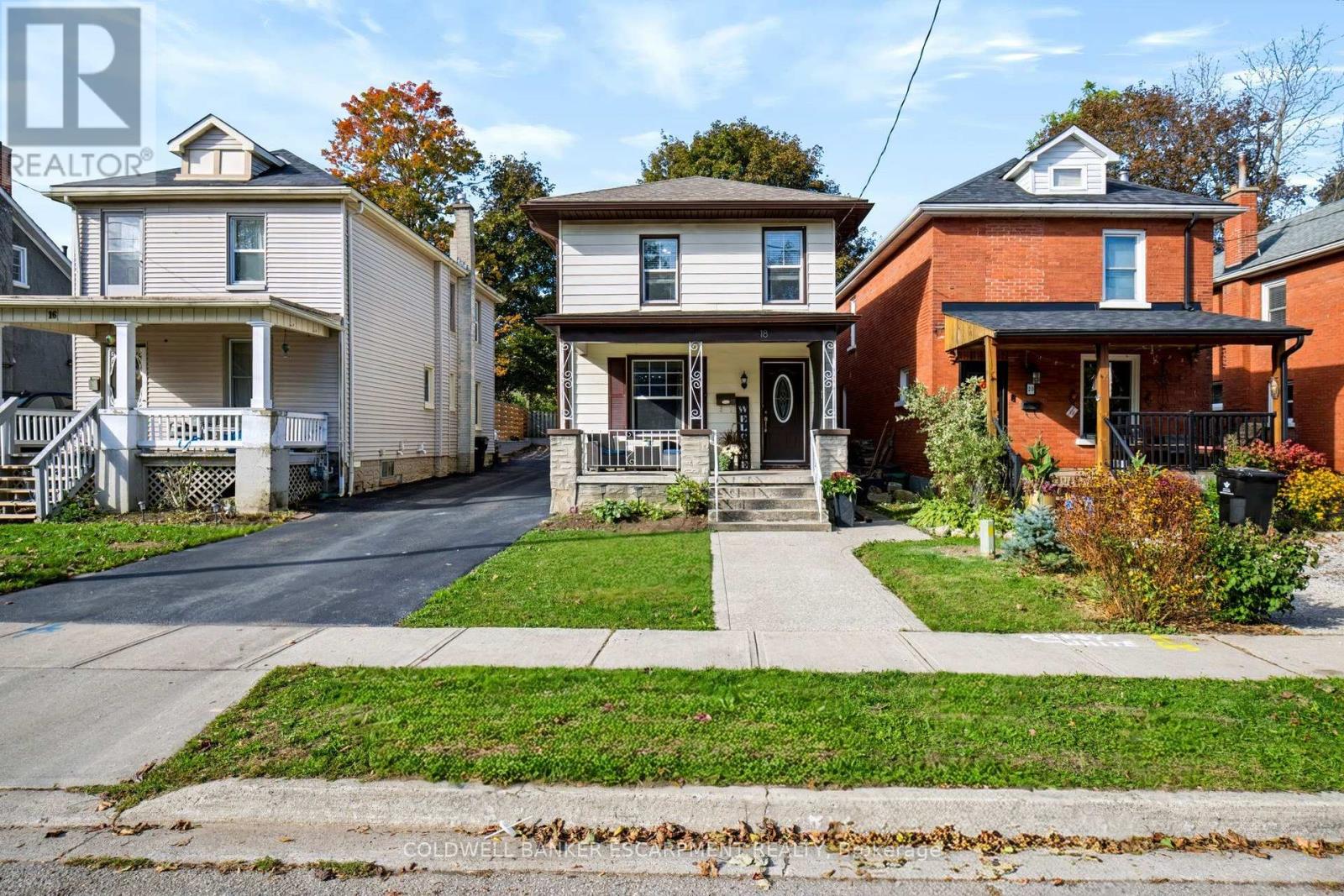 18 LOWREY AVENUE N - 33