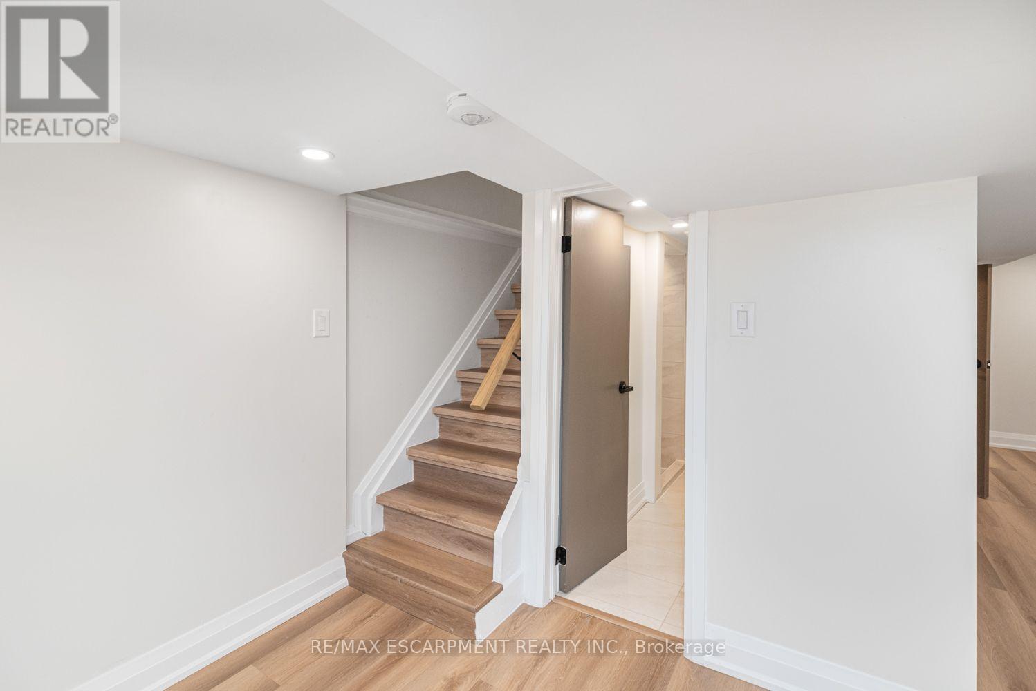 250 ROSSLYN Avenue North, Hamilton, ON photo 33