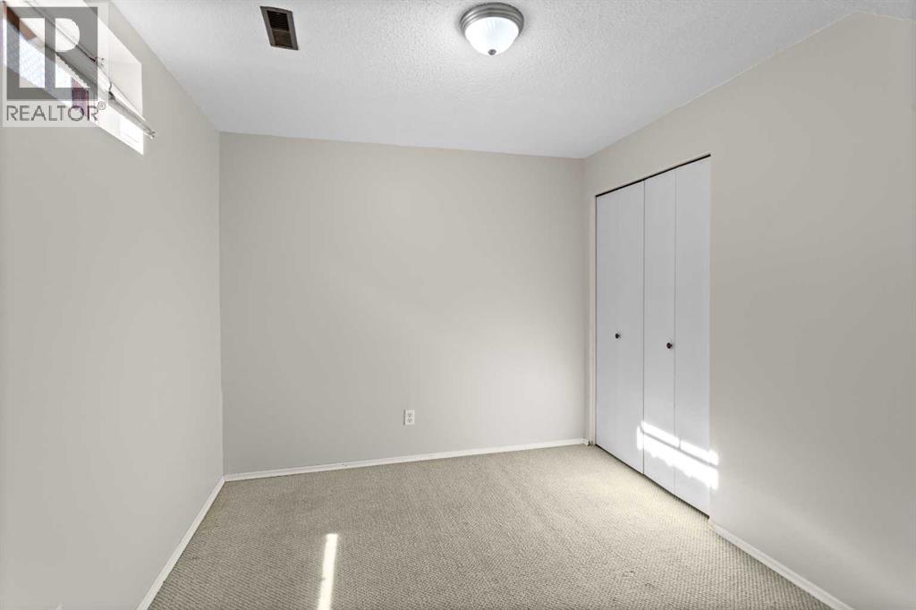 4504 67 Street - 12