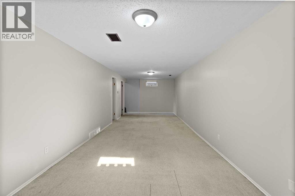 4504 67 Street - 13