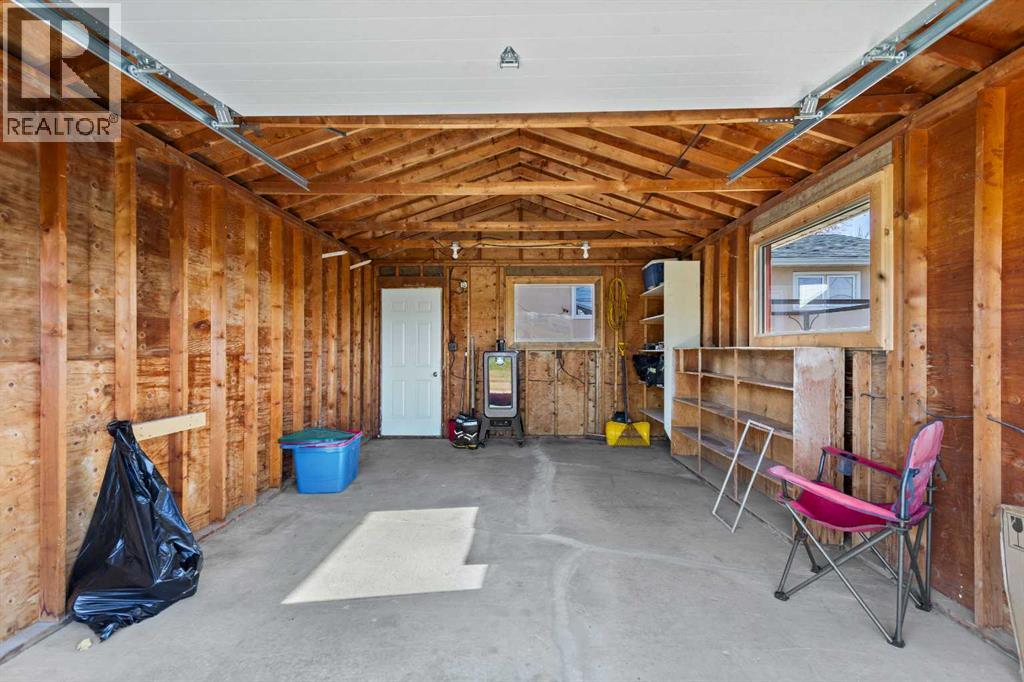4504 67 Street - 19
