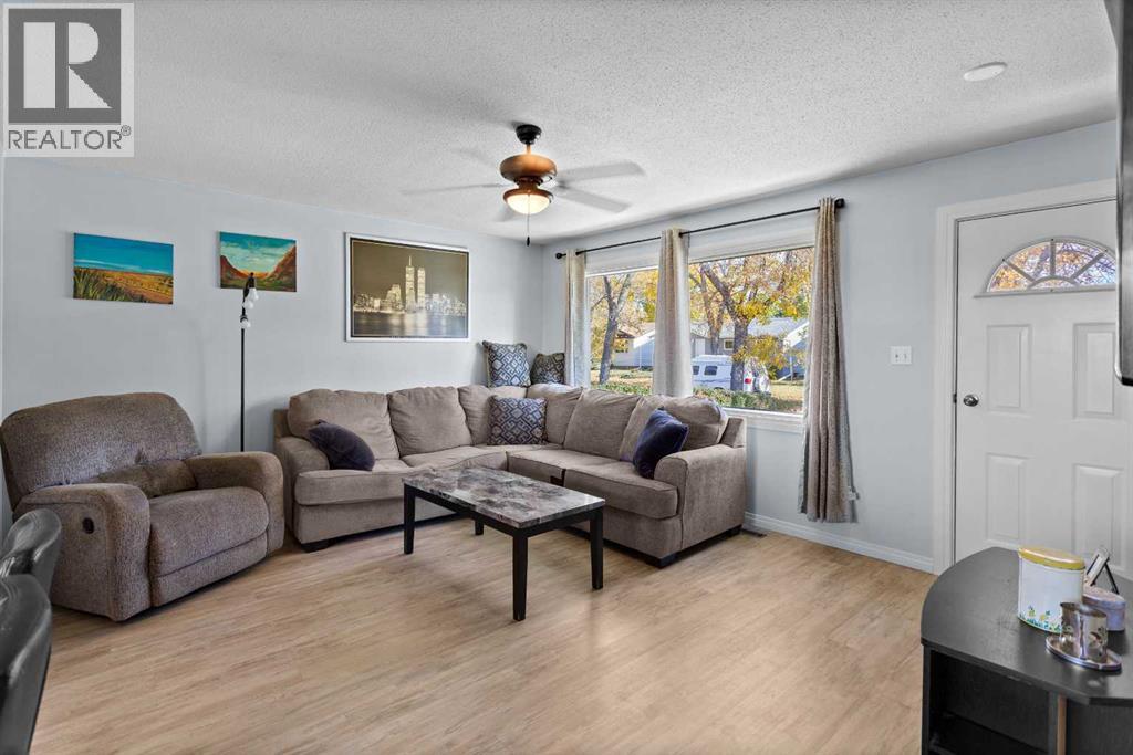 4504 67 Street - 6