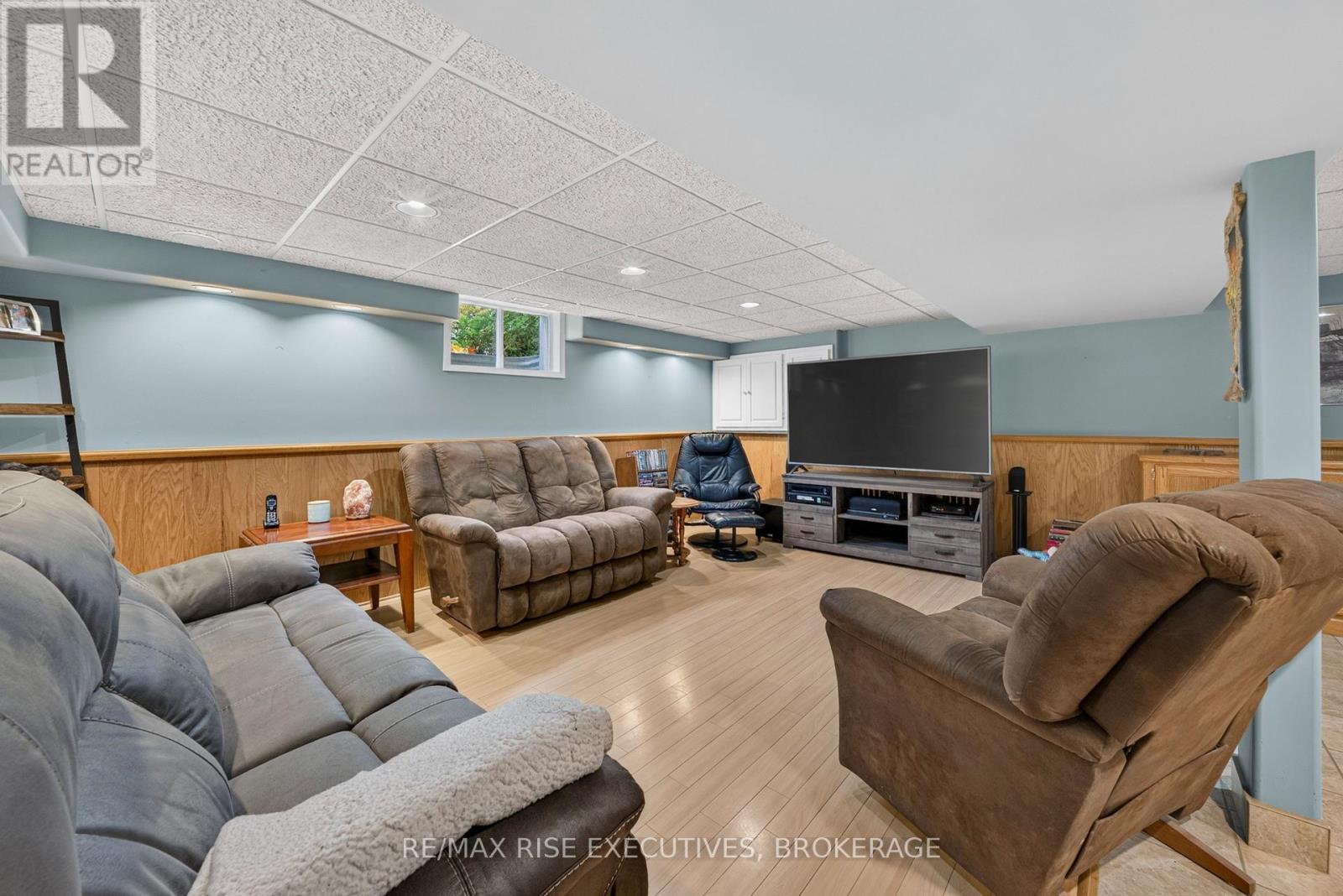2345 LEEMAN ROAD - Image 25