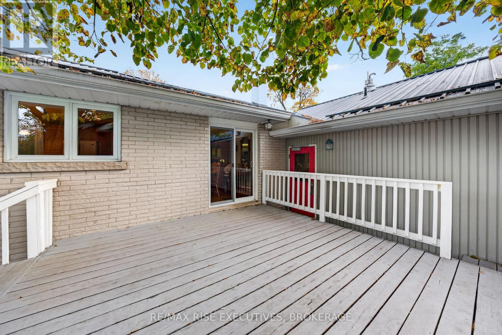 2345 LEEMAN ROAD - Image 32