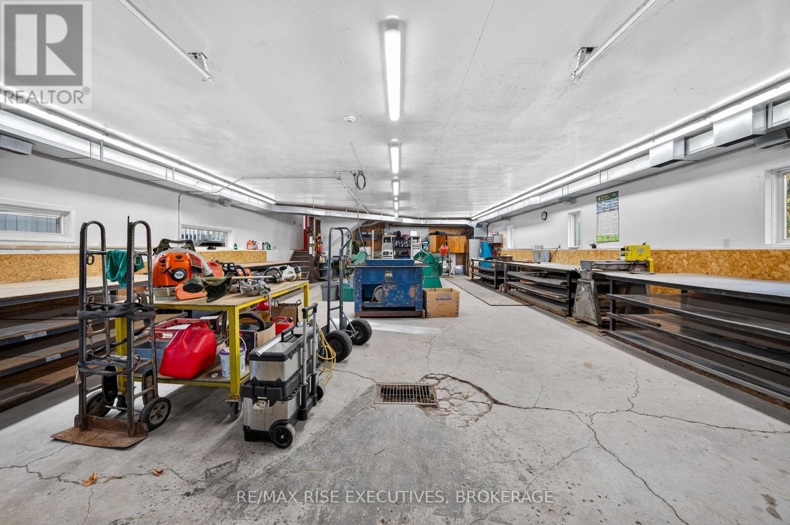 2345 LEEMAN ROAD - Image 35