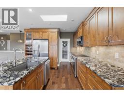4006 Rio Vista Way, Kamloops, BC V2H0E1 Photo 13