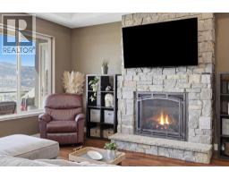 Living room - 4006 Rio Vista Way, Kamloops, BC V2H0E1 Photo 7