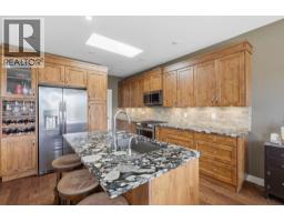 Full ensuite bathroom - 4006 Rio Vista Way, Kamloops, BC V2H0E1 Photo 11