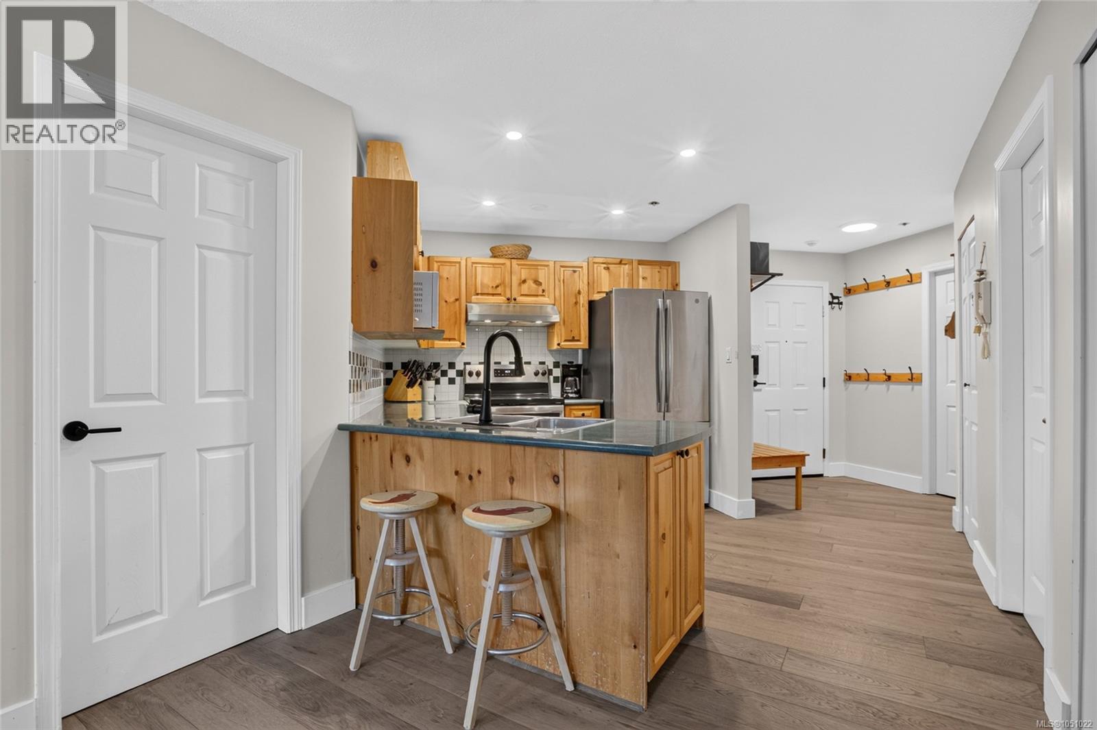 #108 1320 Henry Rd - 27