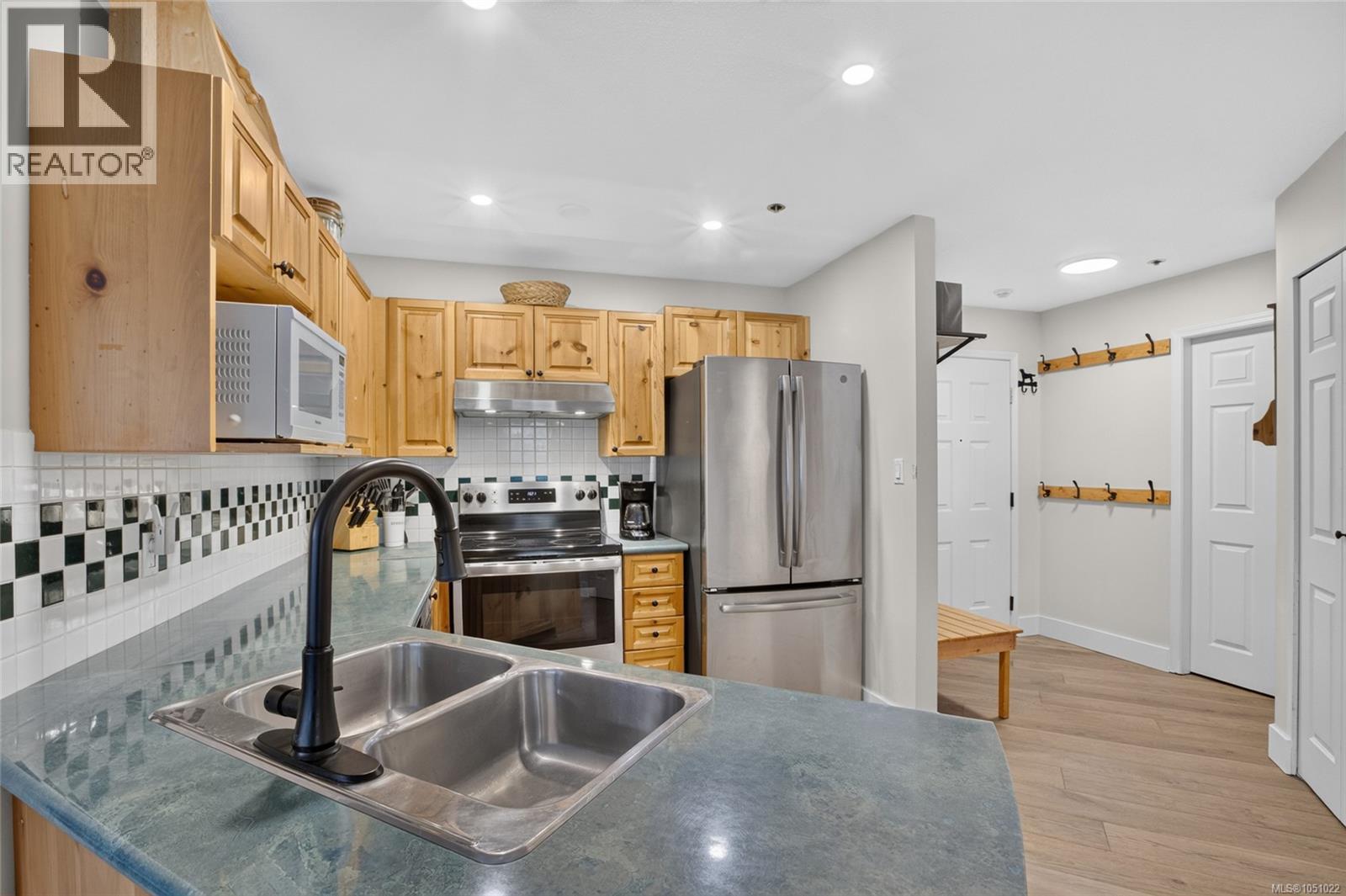 #108 1320 Henry Rd - 22