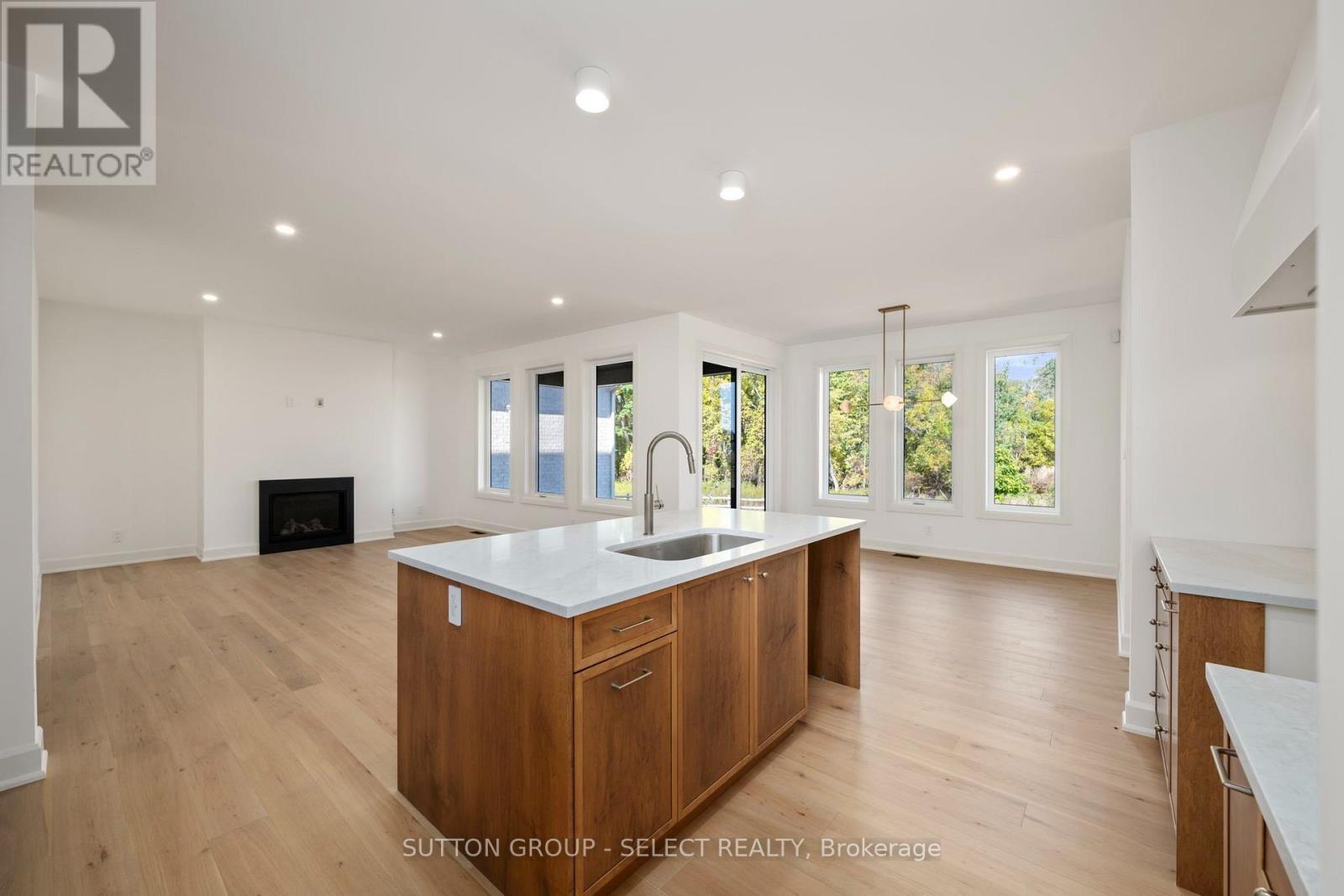 4401 GREEN BEND - 12