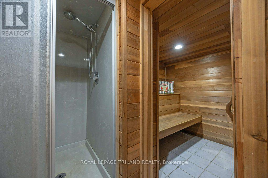 2005 ARVA STREET - 30