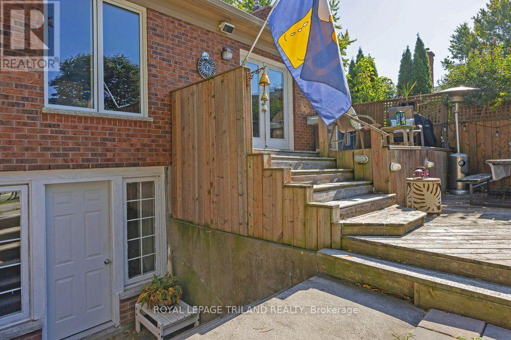 2005 ARVA STREET - 40