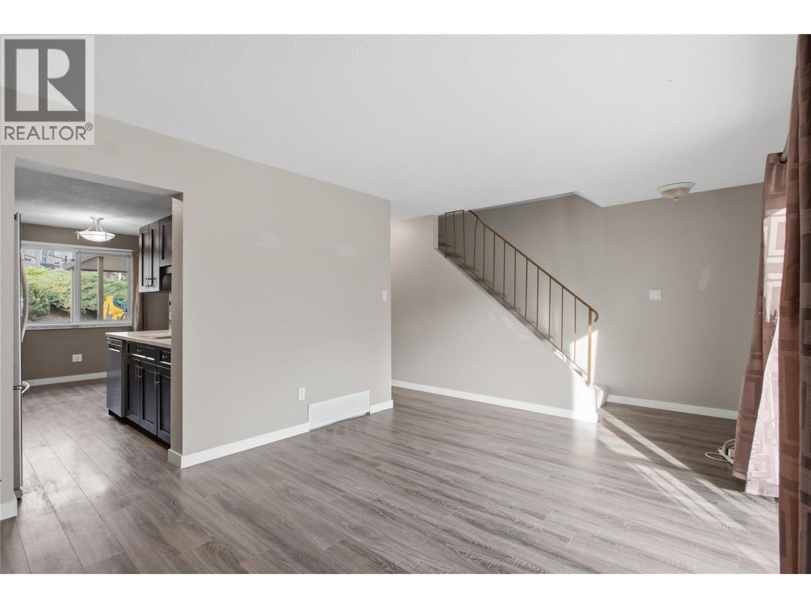 #22 1469 Springhill Drive - 9