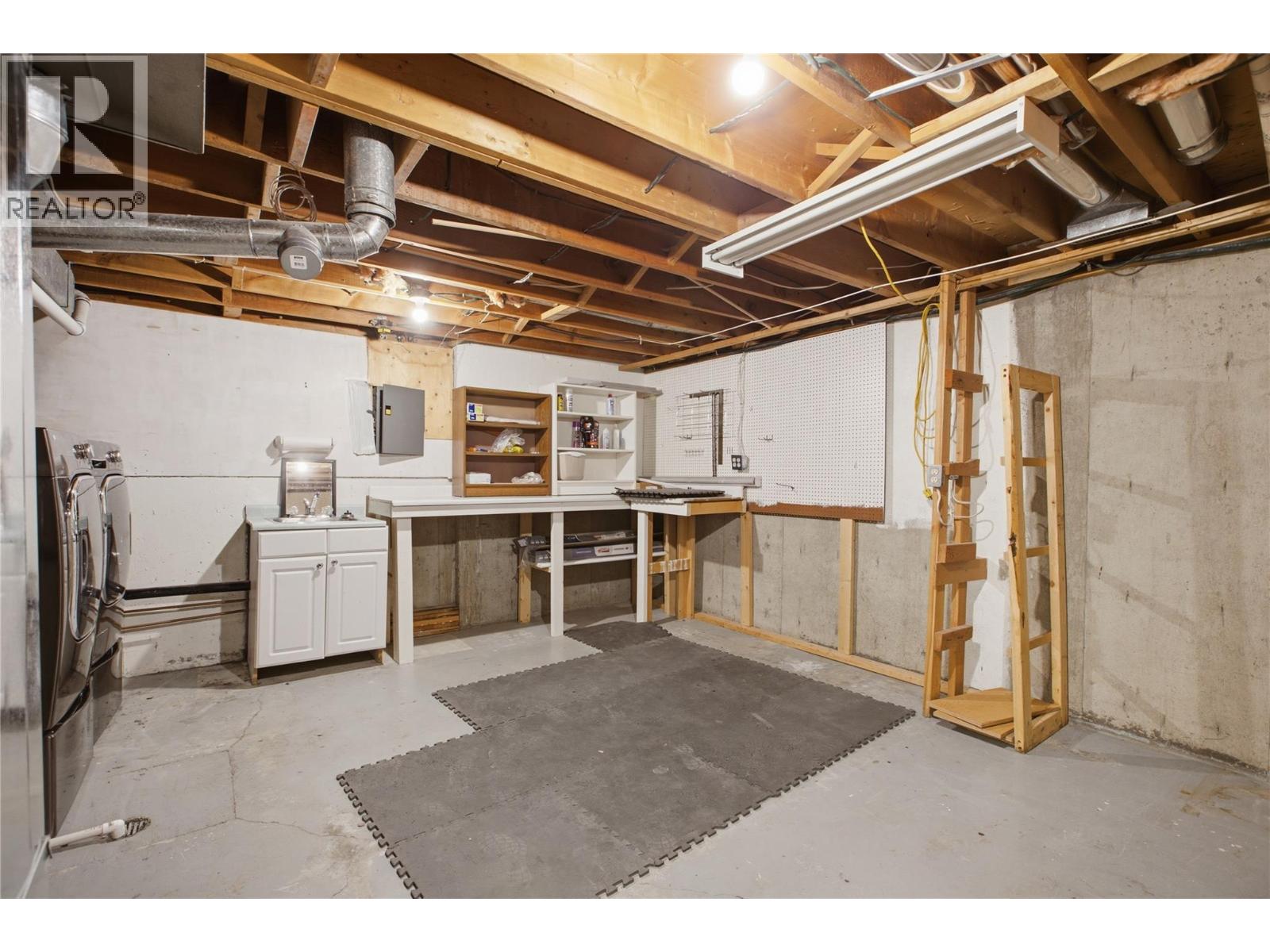 #22 1469 Springhill Drive - 31