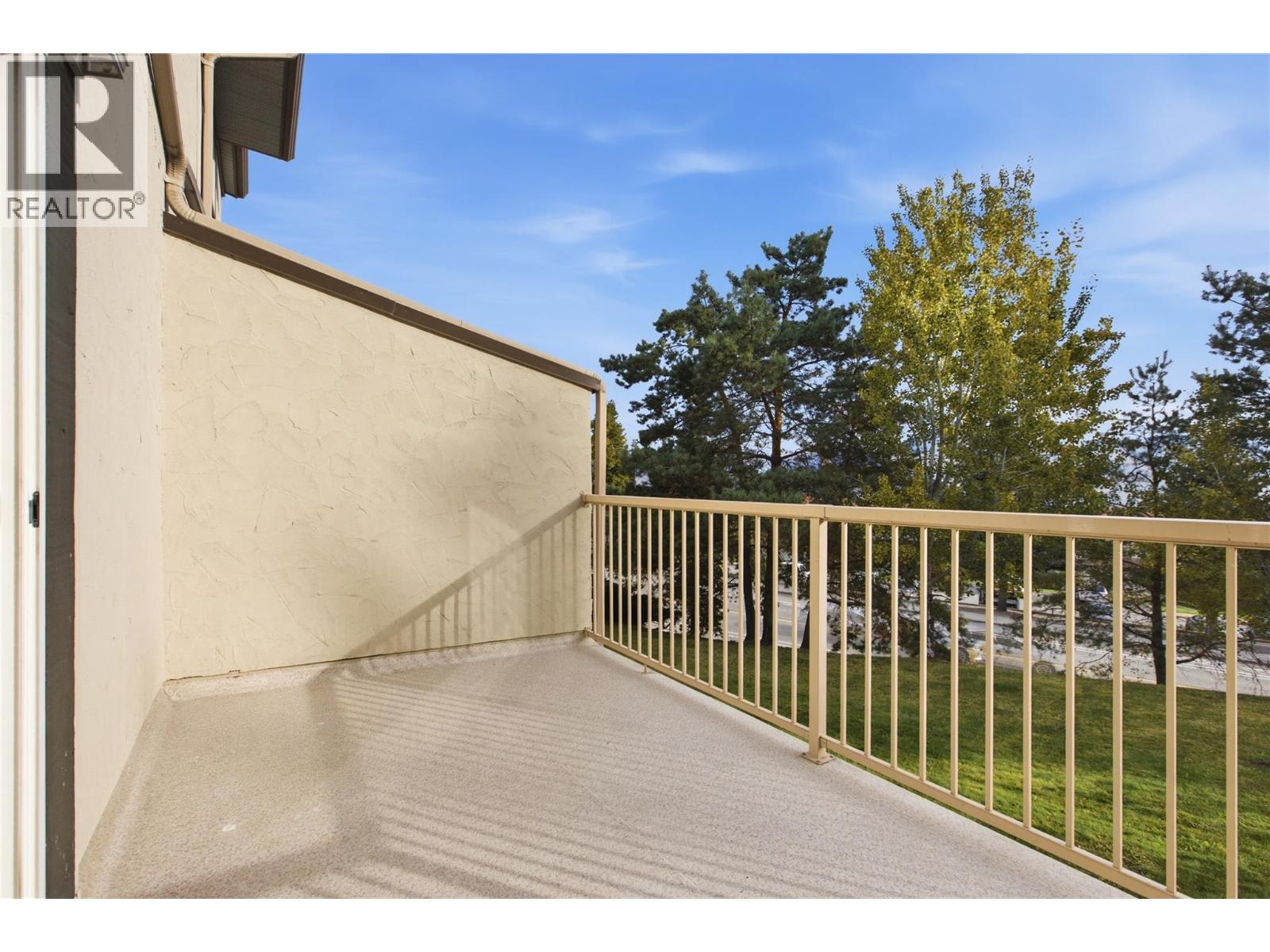 #22 1469 Springhill Drive - 12