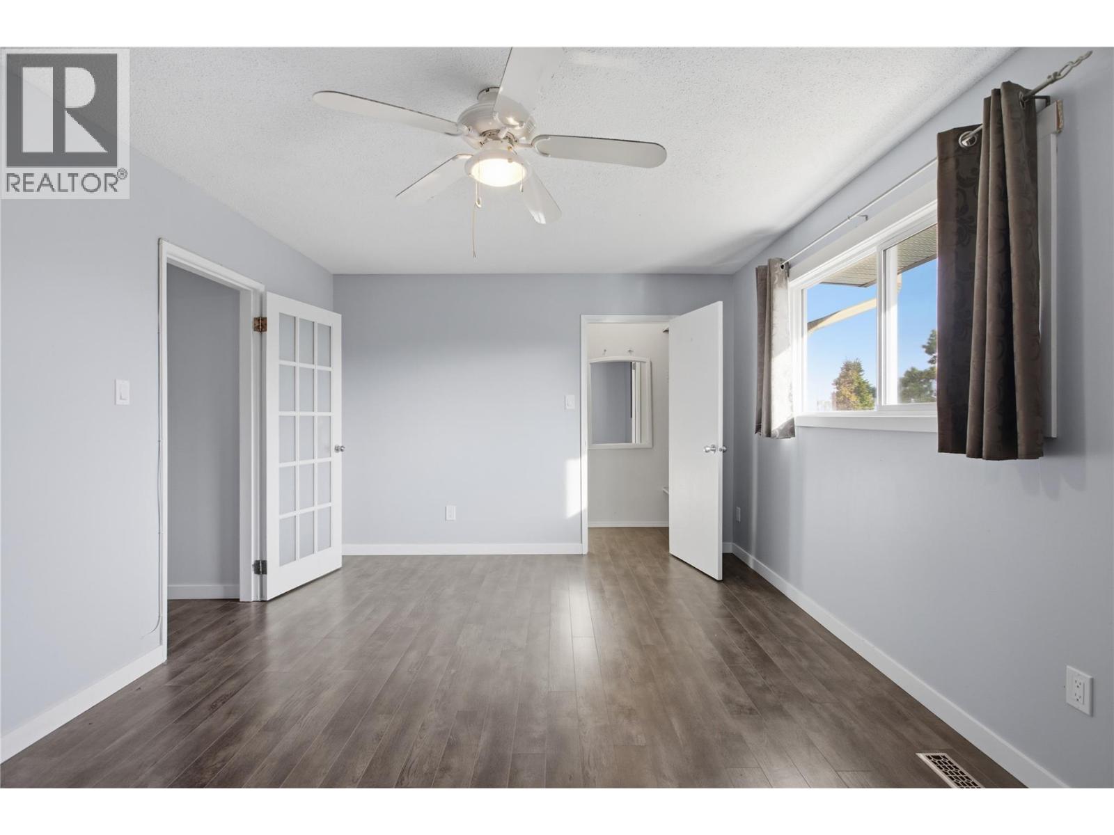 #22 1469 Springhill Drive - 17