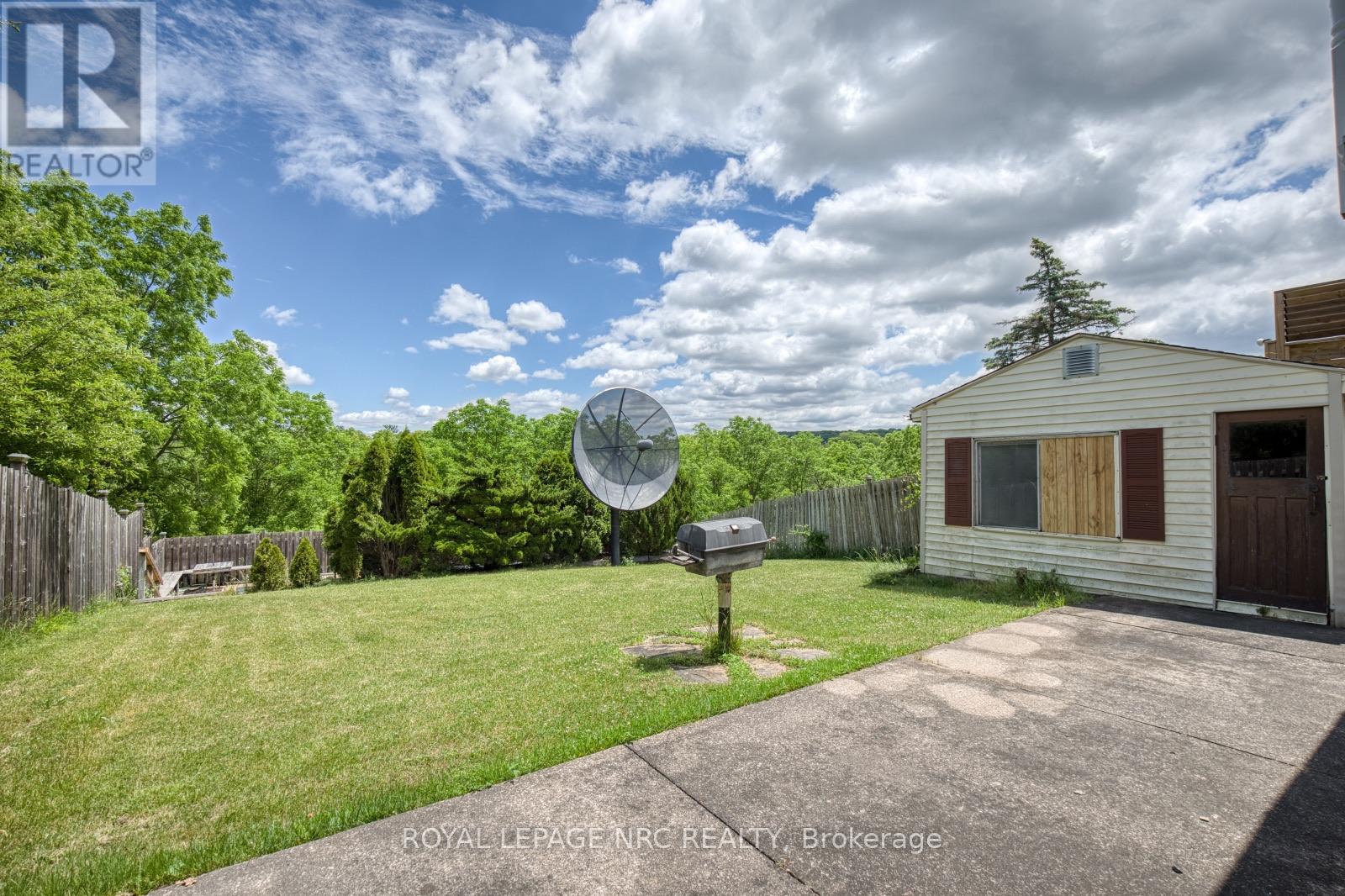 105 HILLVIEW ROAD - Image 31