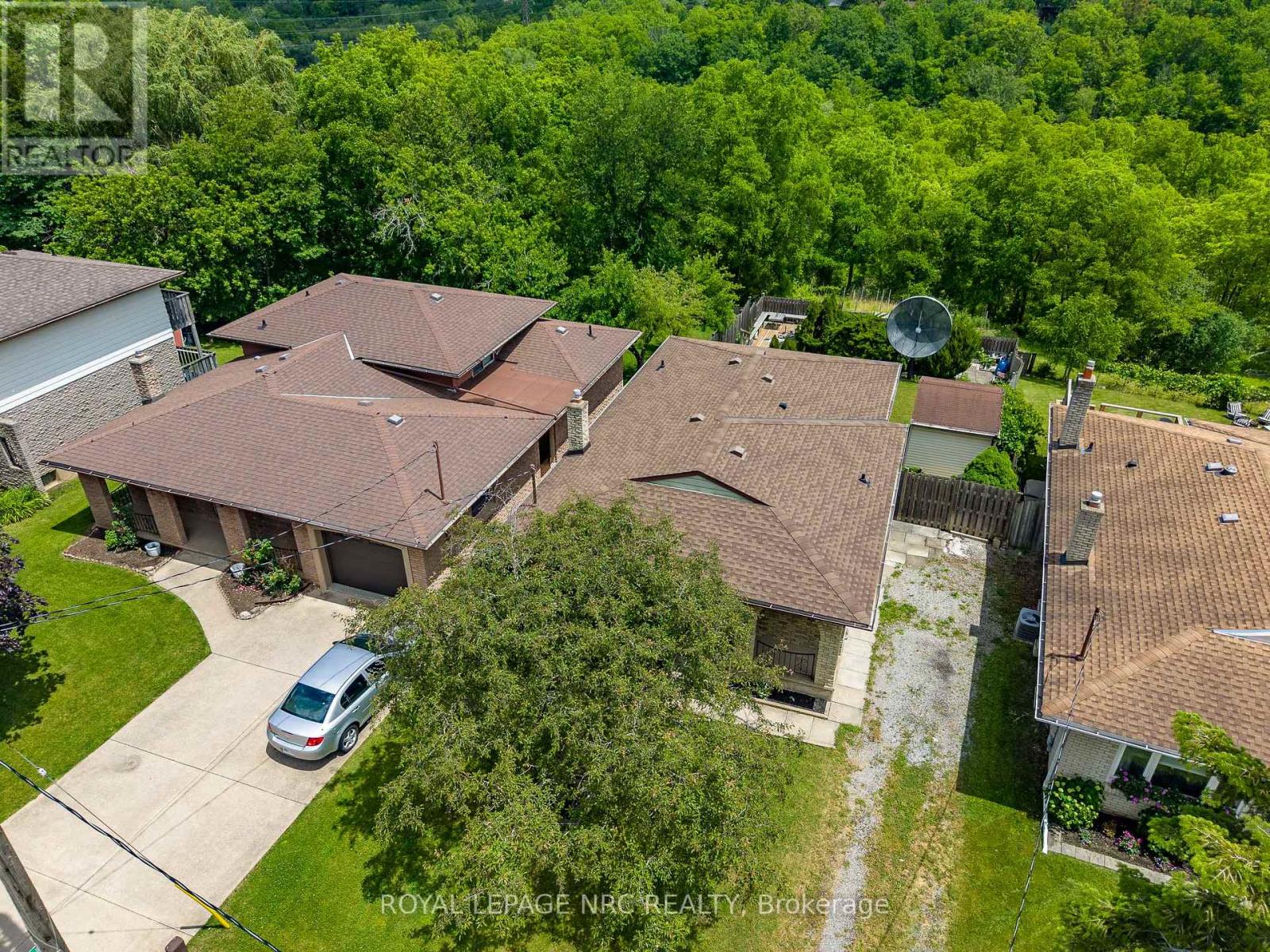 105 HILLVIEW ROAD - 38