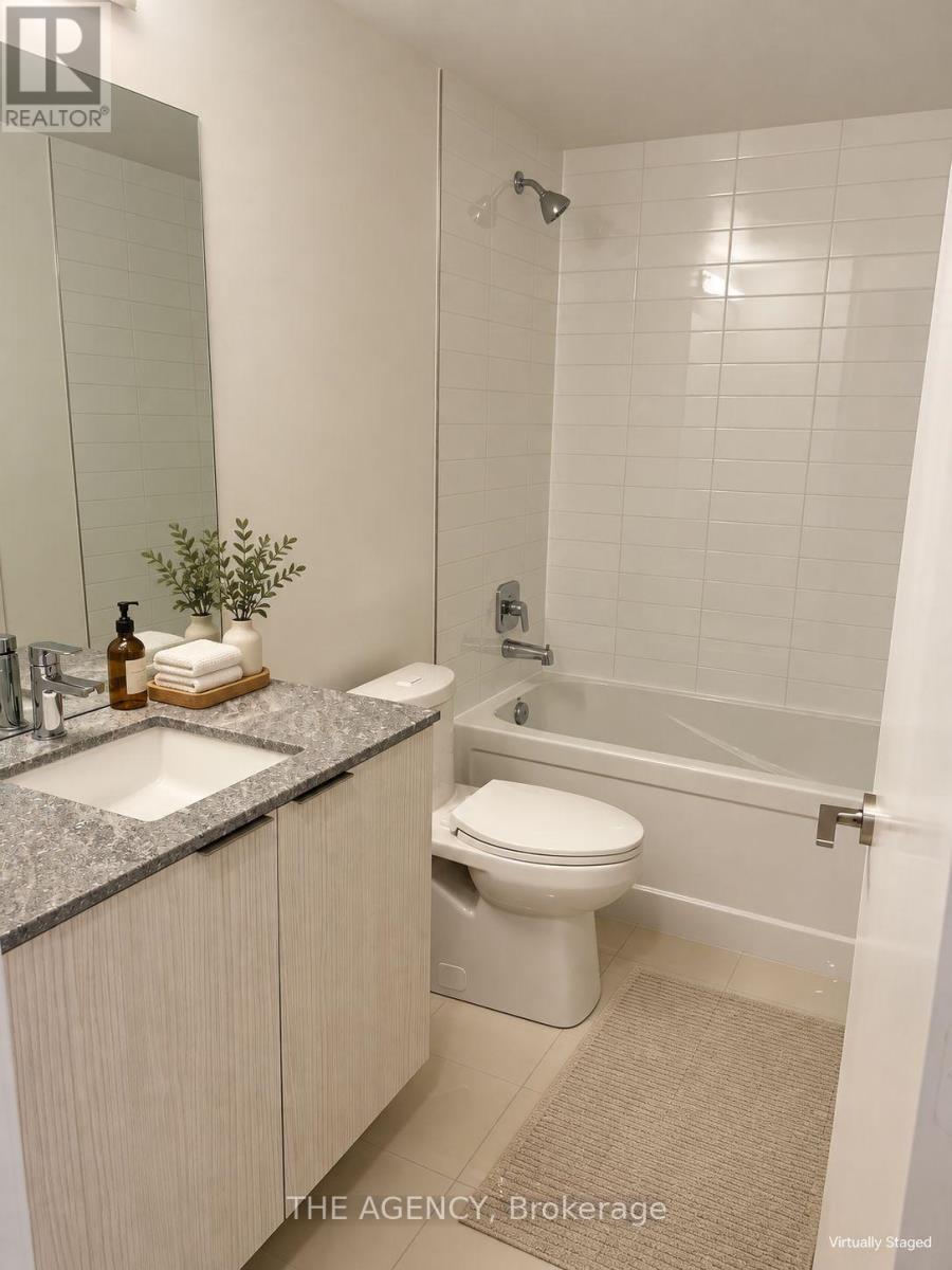 208- 158 Front Street East, Toronto, ON photo 8