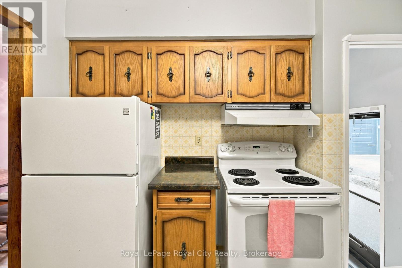166 VICTORIA ROAD N - Image 12