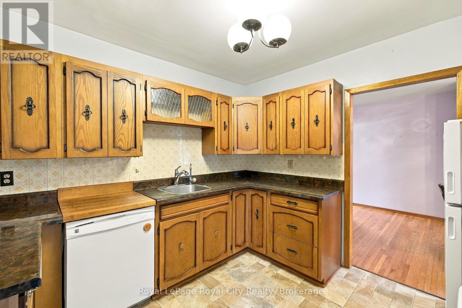 166 VICTORIA ROAD N - Image 9