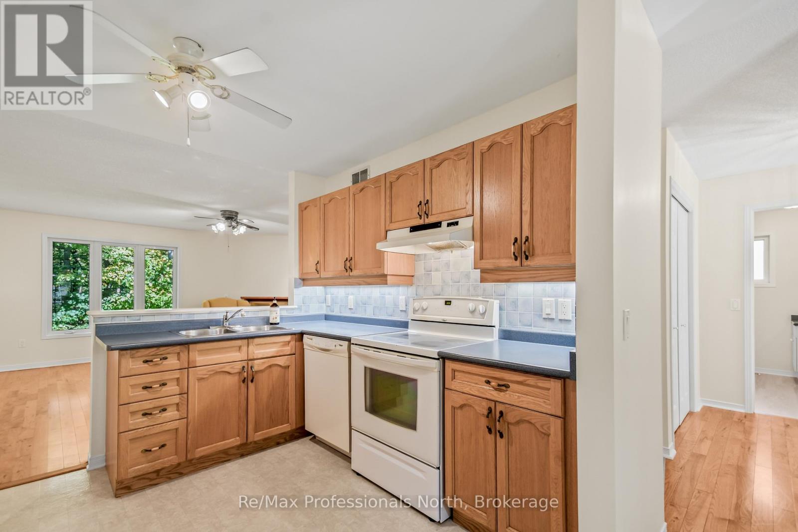 60 PINERIDGE GATE - Image 9