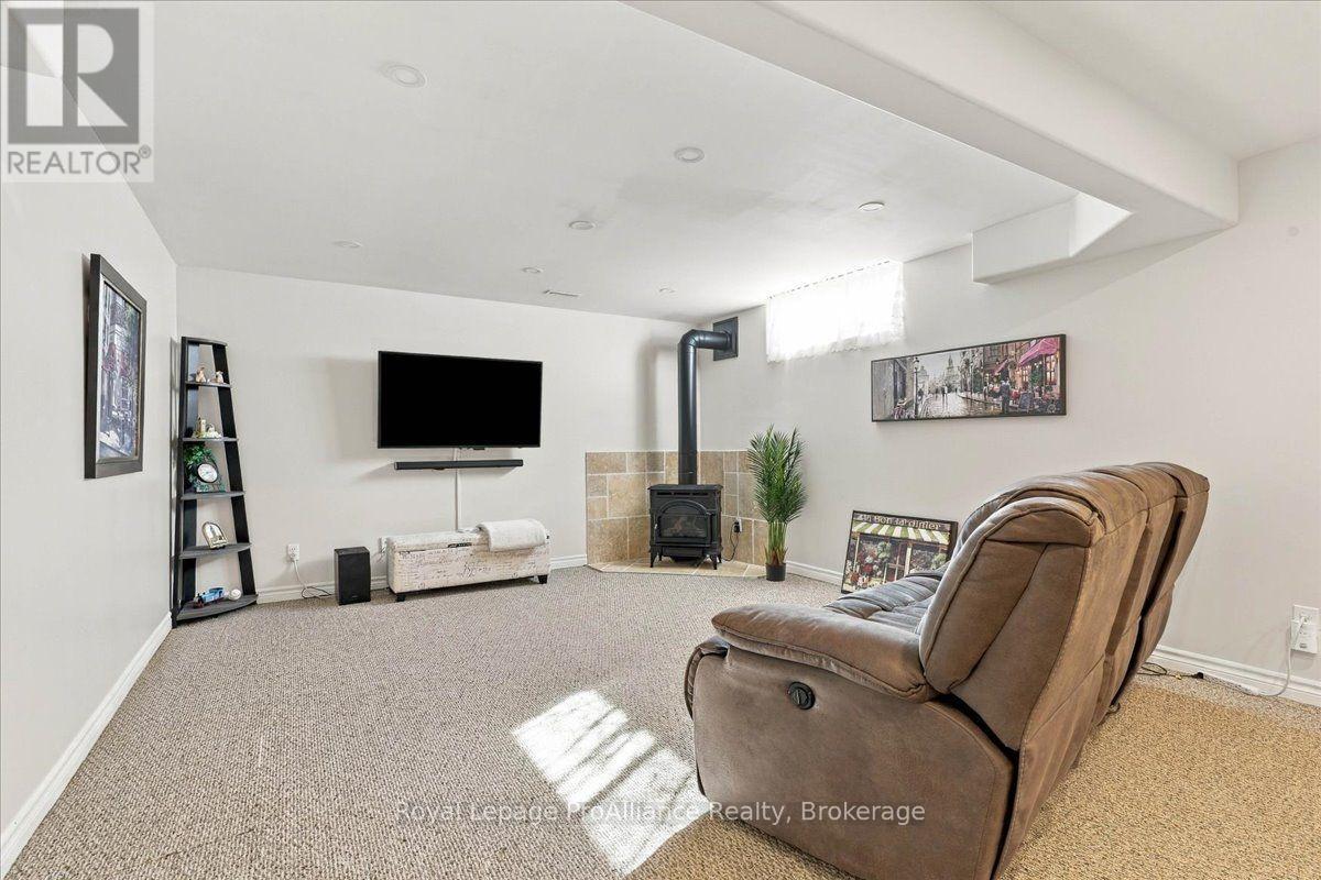 24 Bristol Place, Belleville, ON photo 29