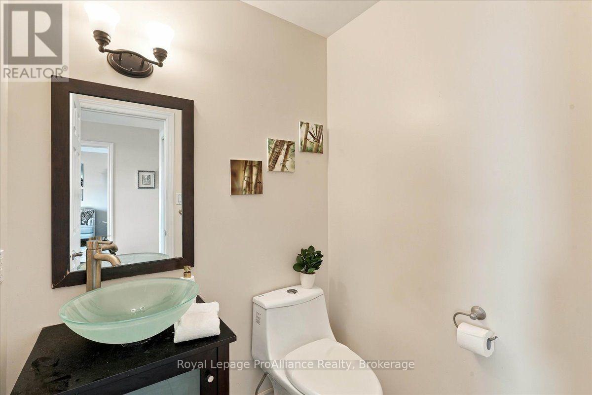 24 Bristol Place, Belleville, ON photo 31