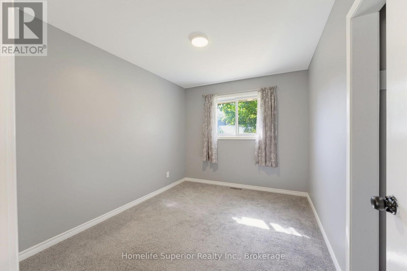 41 WILTSHIRE DRIVE N - 13