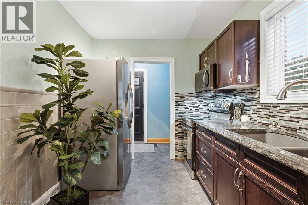 106 CEDAR Street S - Image 12