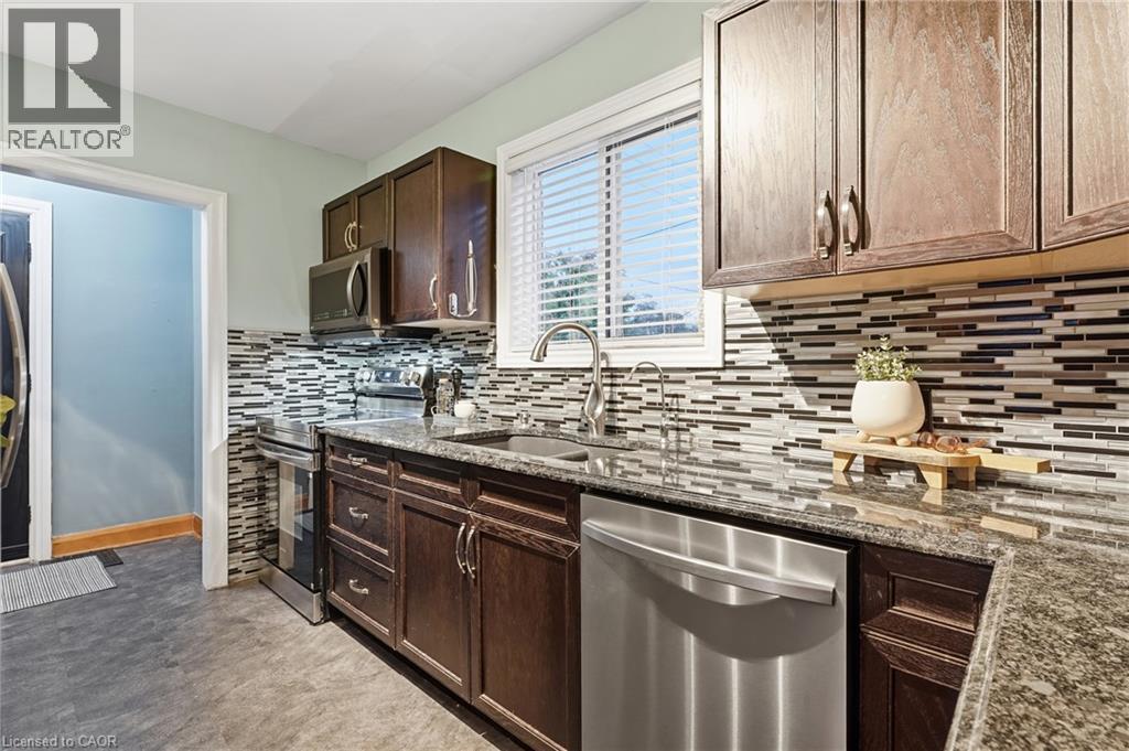106 CEDAR Street S - Image 13