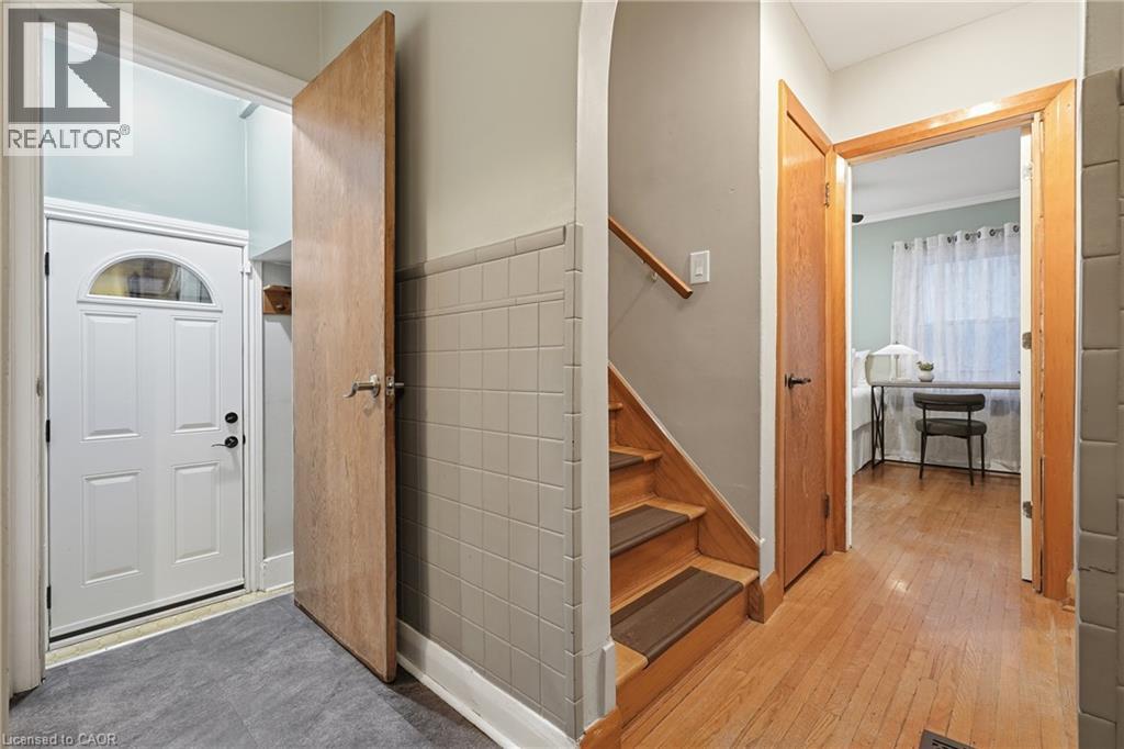 106 CEDAR Street S - Image 16