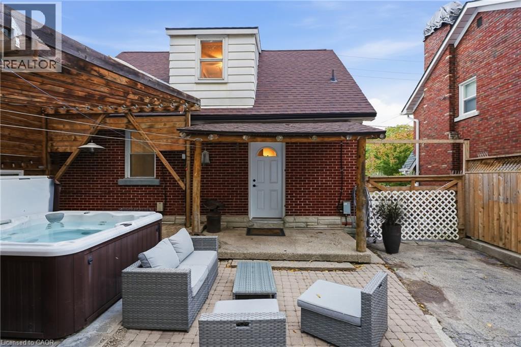 106 CEDAR Street S - Image 34