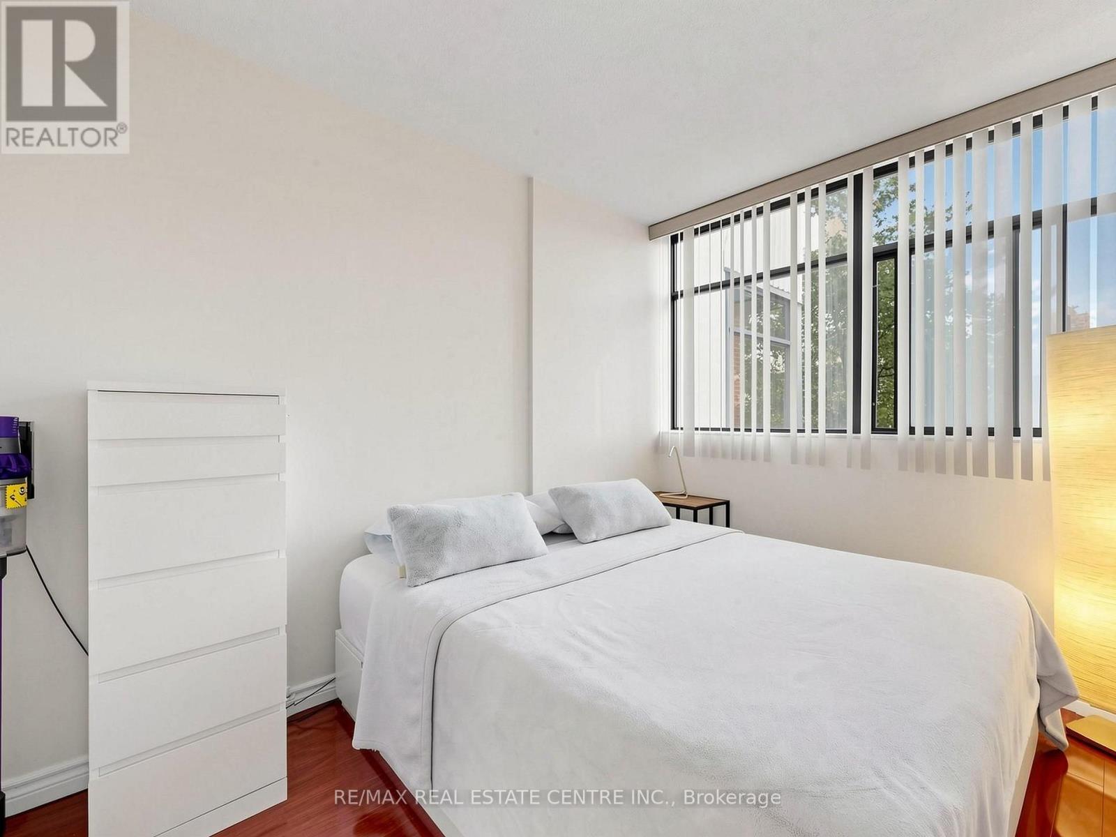 #207 100 ANTIBES DRIVE - 21