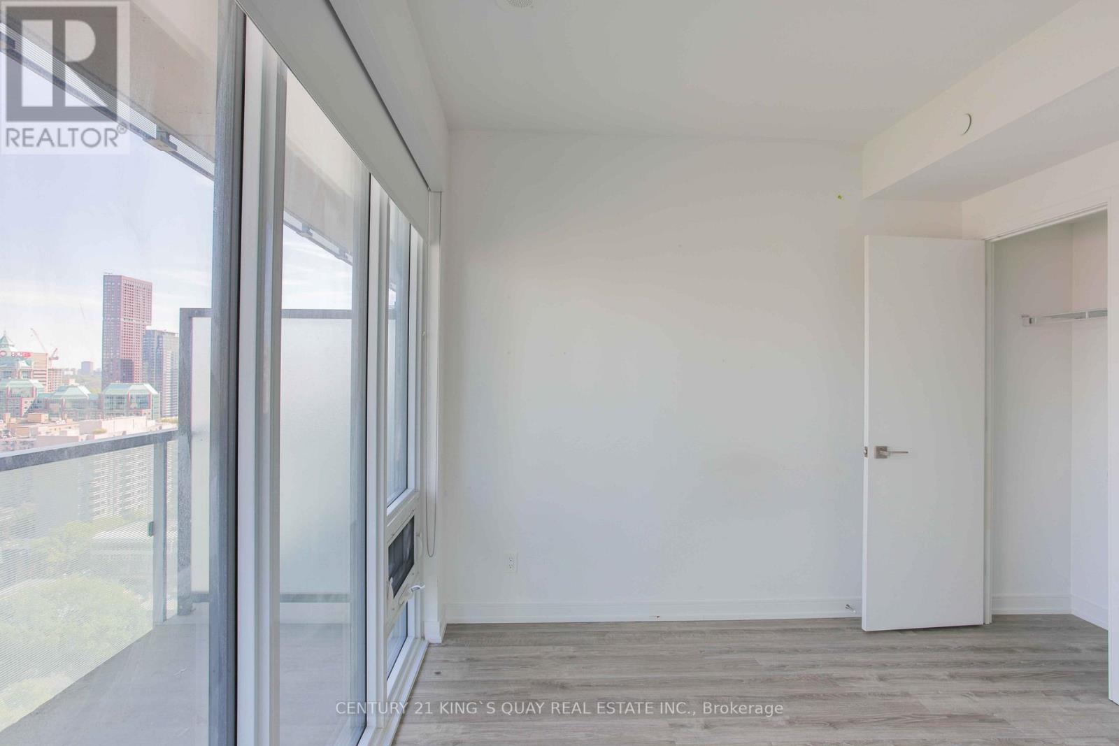 28 Wellesley Street East — photo 7