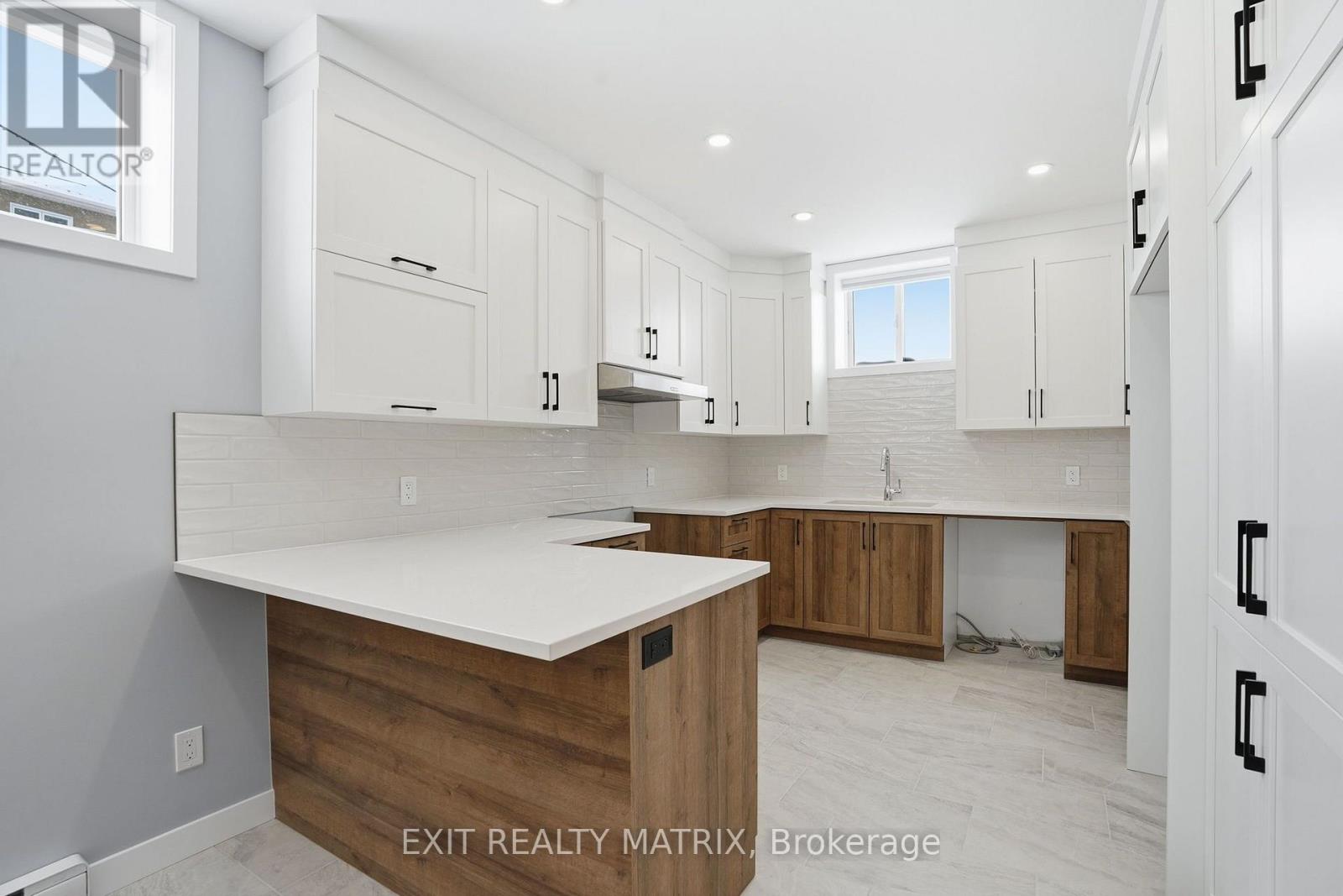 660 West Street — photo 8