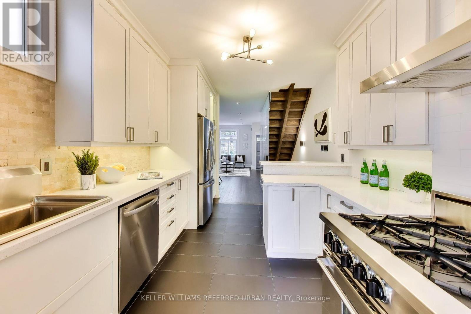 102 Gough Avenue, Toronto, ON photo 11