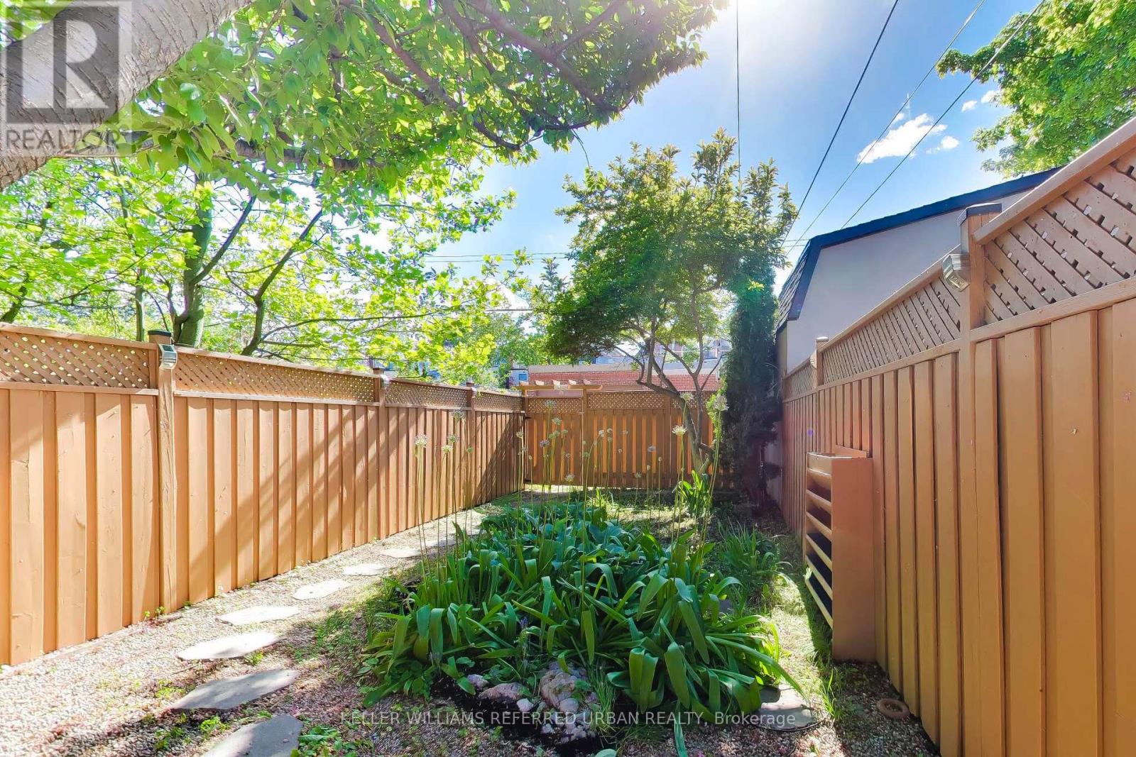 102 Gough Avenue, Toronto, ON photo 39