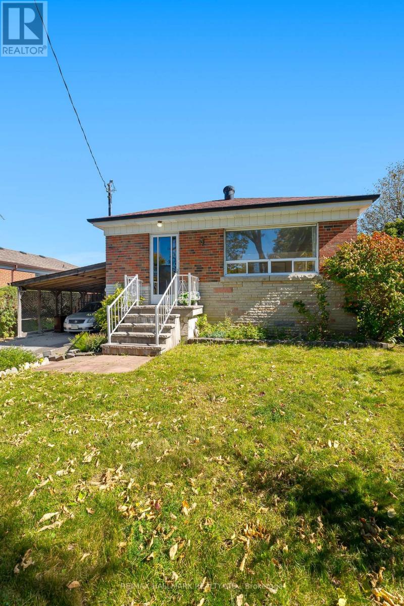 3 Armada Court, Toronto, ON photo 2