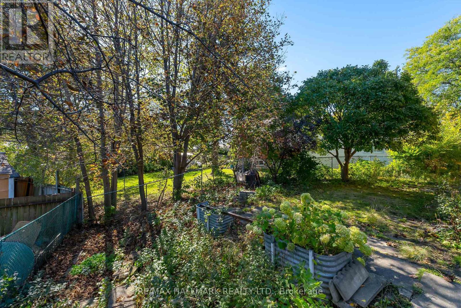 3 Armada Court, Toronto, ON photo 37