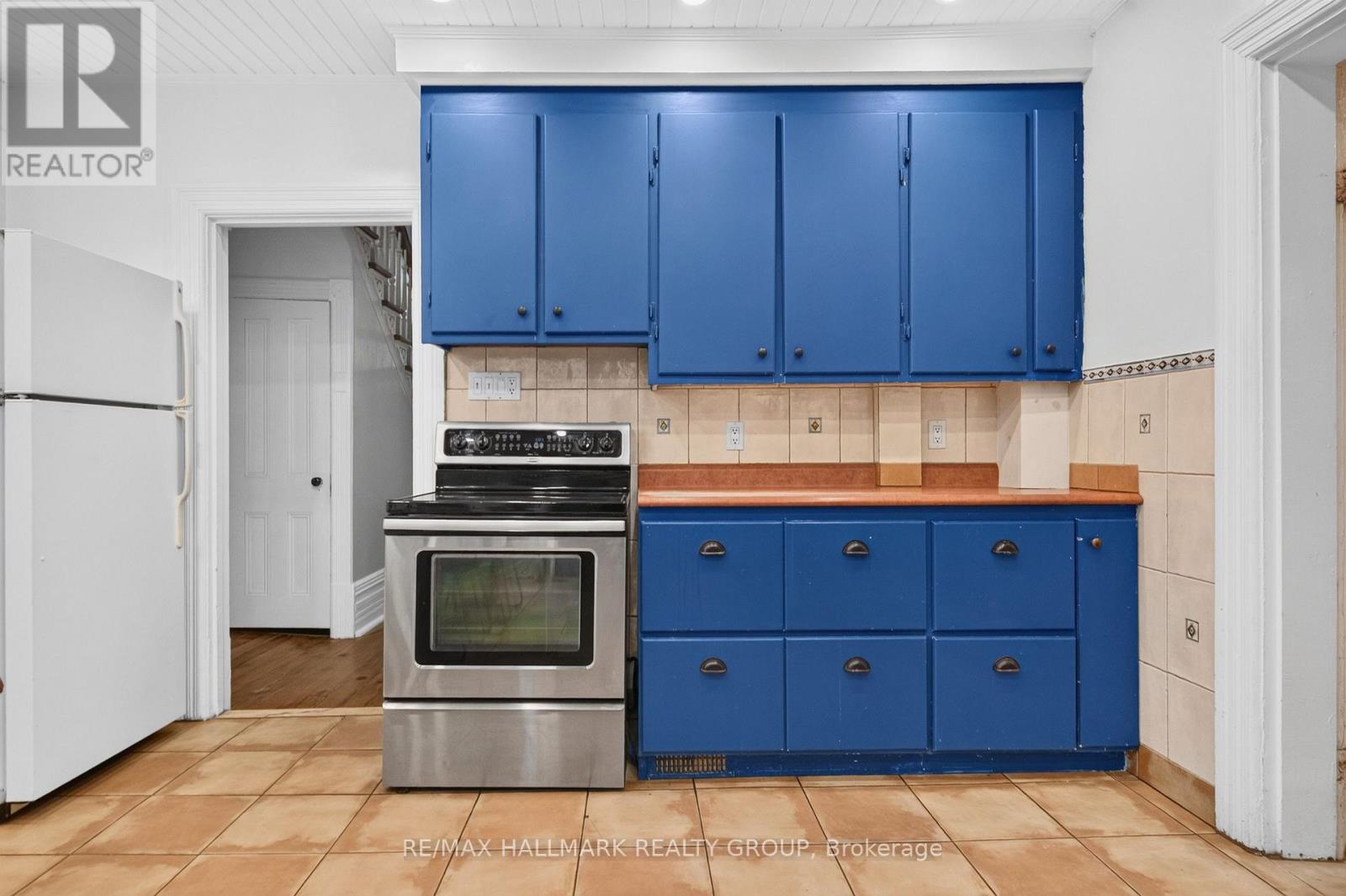 182 PRETORIA AVENUE - Image 19