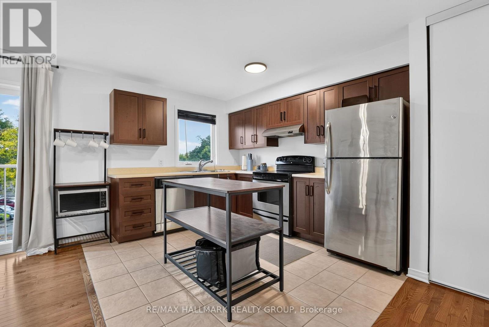 #304 646 CUMMINGS AVENUE - 4