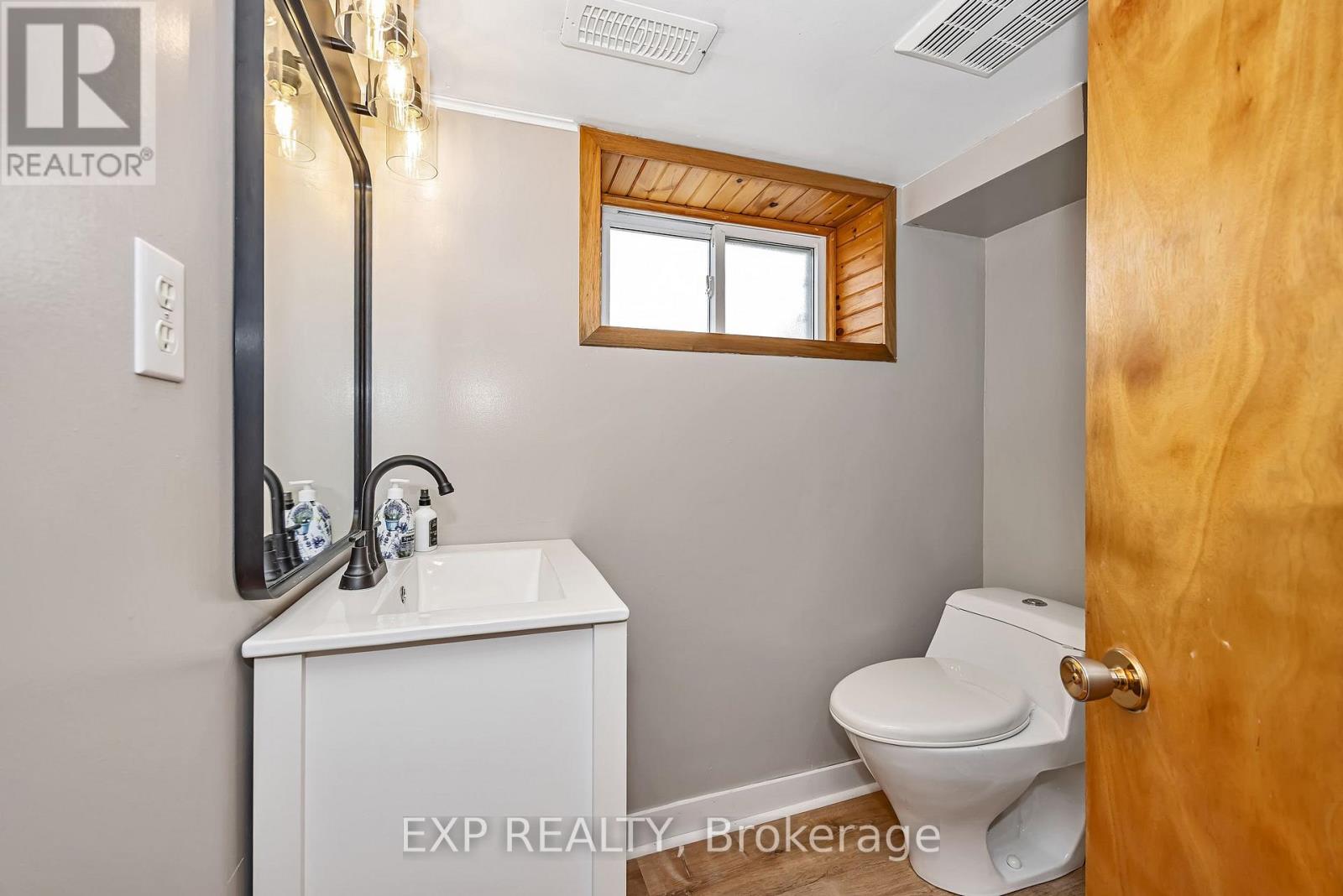 11505 QUEEN STREET - 37