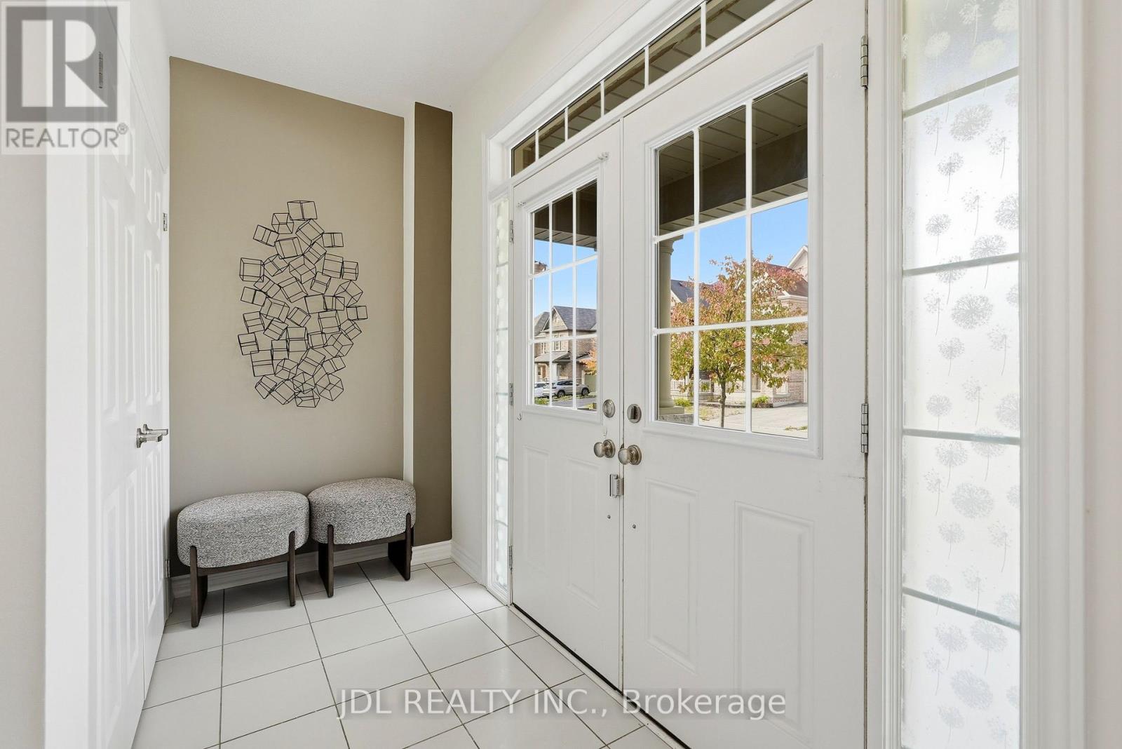 15 Beacon Point Street, Markham, ON photo 11