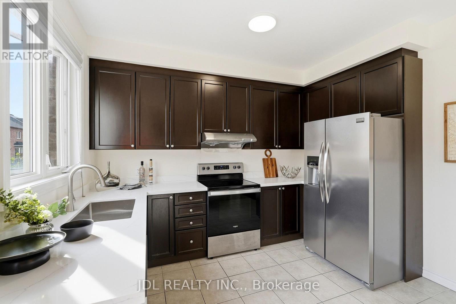 15 BEACON POINT STREET - 24